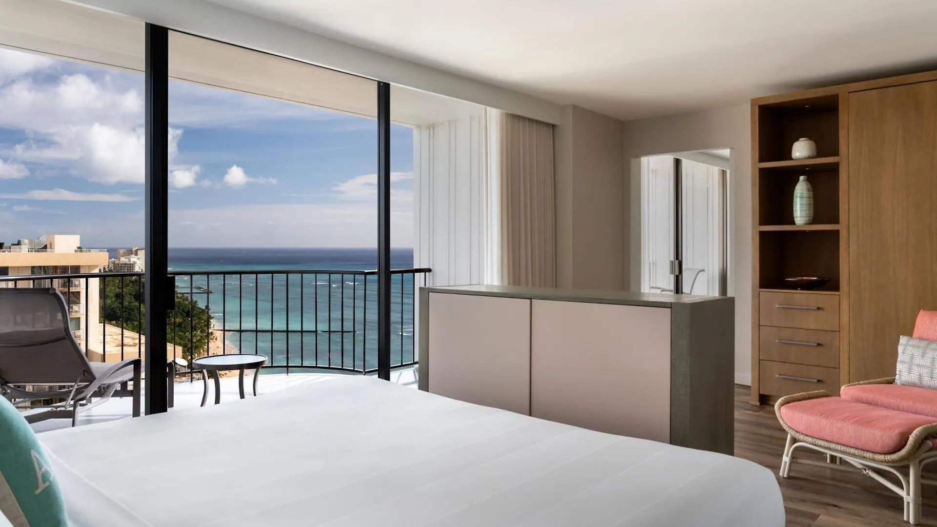 Waikiki Beach Marriott Resort & Spa Гонолулу