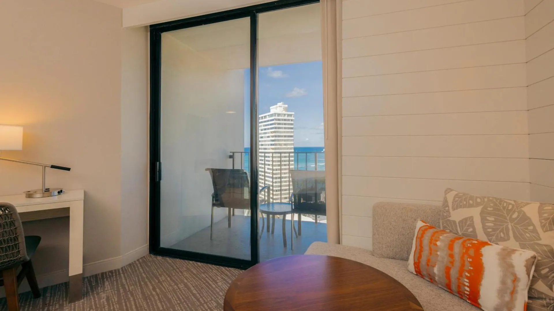 Waikiki Beach Marriott Resort & Spa Гонолулу